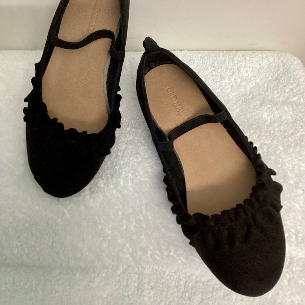Old Navy Black Suede Ruffled Flat Shoes